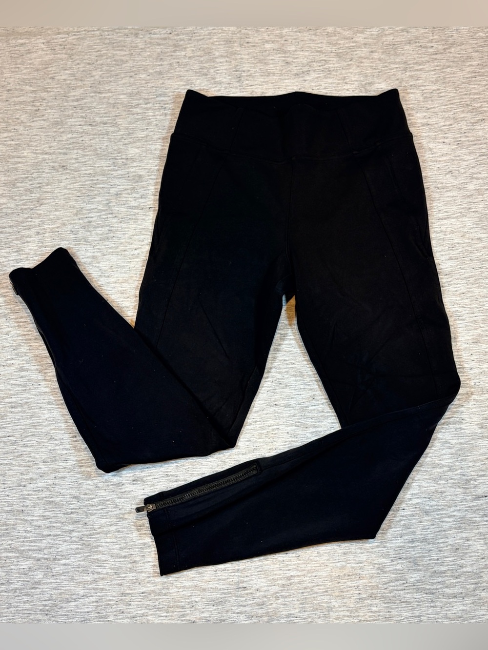 Athleta Black High Rise Zipped Ankle Leggings Activewear Pants Size Medium